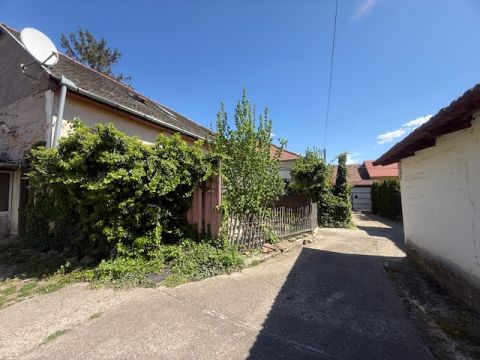 Eladó Ház 2700 Cegléd 