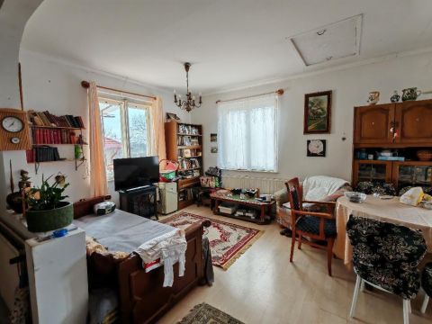 Eladó Ház 2072 Zsámbék 2072 Zsámbék, Központ