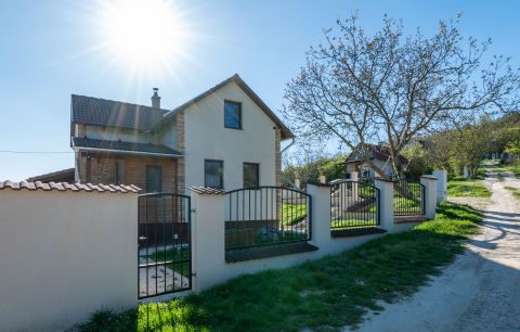 Eladó Ház 8041 Csór 