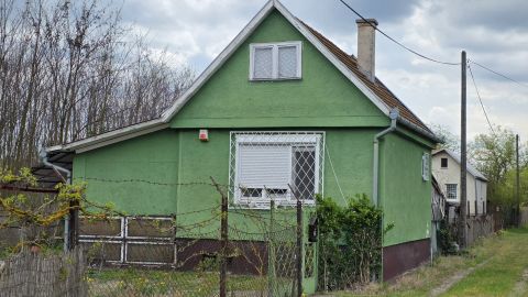 Eladó Ház 2711 Tápiószentmárton Nincs utca