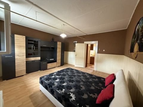 Eladó Ház 1182 Budapest 18. kerület Kompakt, 39 nm-es házrész kiváló lokációval!