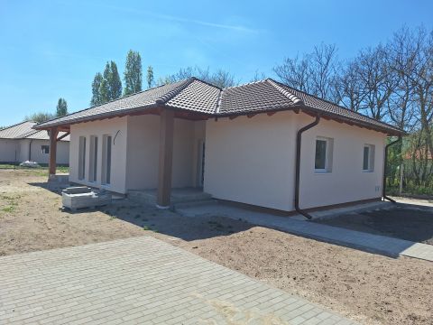 Eladó Ház 2340 Kiskunlacháza 