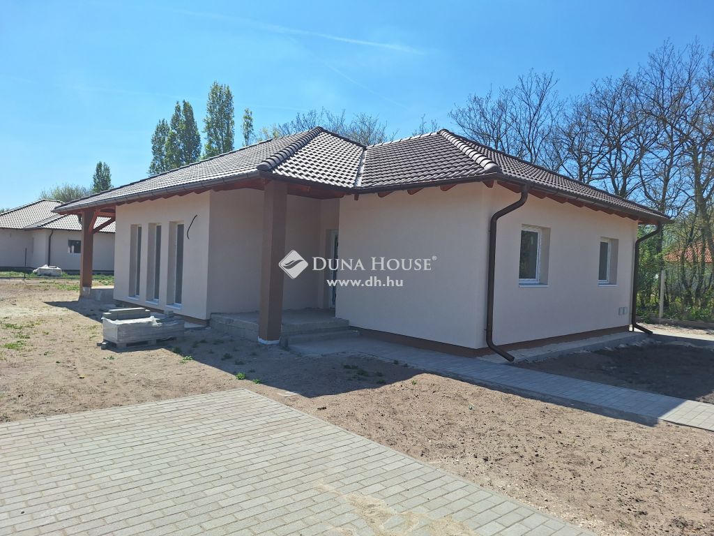 2340 Kiskunlacháza — 1/14