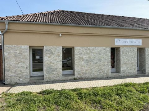 Kiadó Üzlethelyiség 2730 Albertirsa , Pesti Út