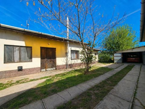 Eladó Ház 6060 Tiszakécske , központ