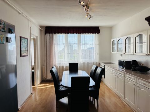 Eladó Lakás 4032 Debrecen Újkert frekventált részén 3 szobás, panorámás lakás