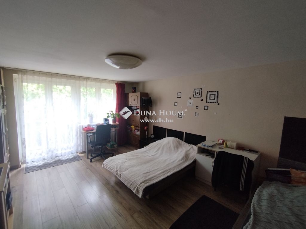 2840 Oroszlány — 1/15