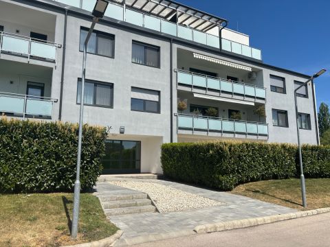 Eladó Lakás 8200 Veszprém , Újtelep