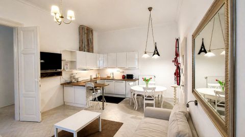 Eladó Lakás 1052 Budapest 5. kerület Párizsi utcában exkluzív lakás - Airbnb engedély!