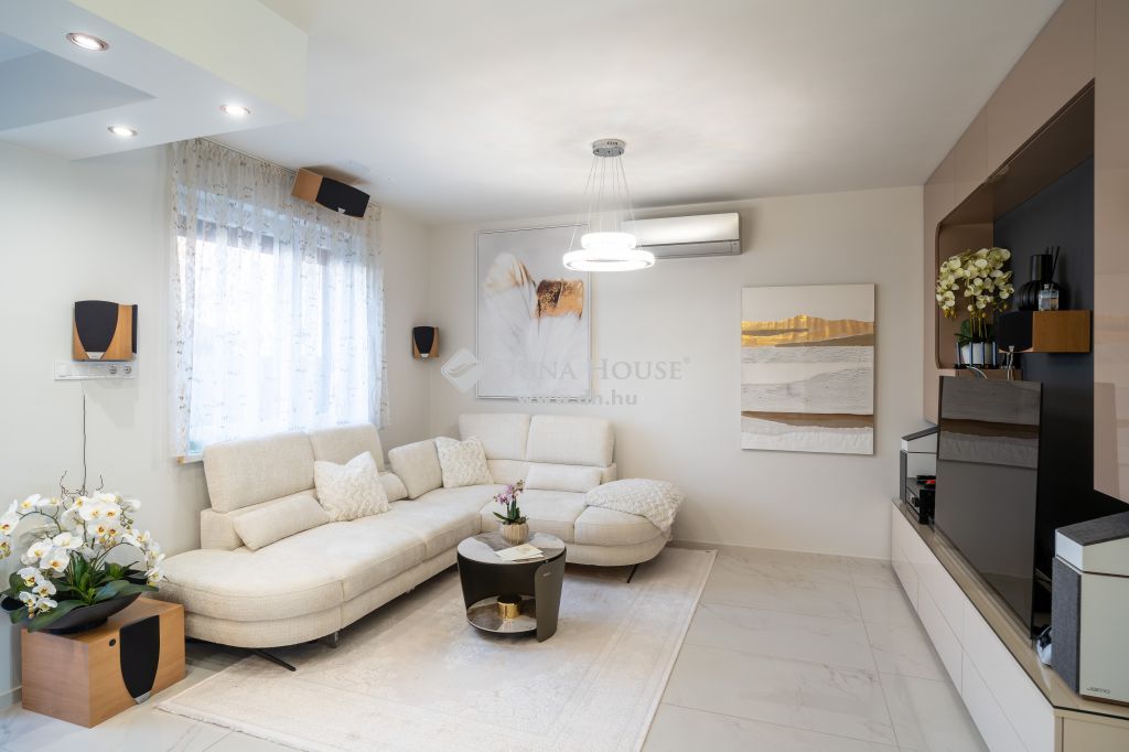 4031 Debrecen — 1/27