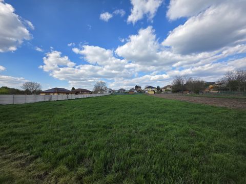 Eladó Telek 2230 Gyömrő , Gyömrőn a vízmű közelében eladó nagy telek