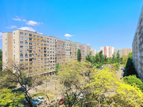 Eladó Lakás 1039 Budapest 3. kerület HÍMZŐ UTCÁBAN,FELÚJÍTOTT, ERKÉLYES, 3 SZOBÁS LAKÁS.