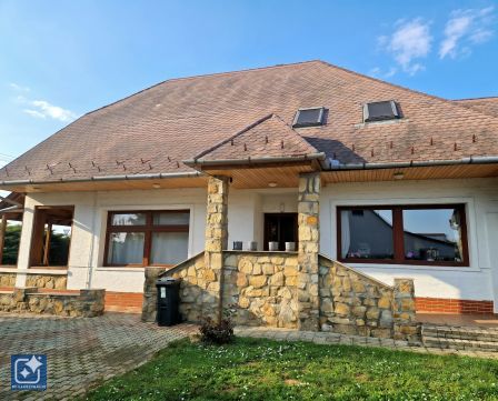 Eladó Lakás 8315 Gyenesdiás , Balatontól, Keszthelytől 1400 m-re