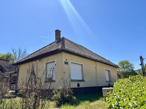 Eladó Ház 2526 Epöl 