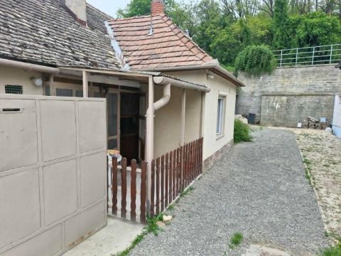 Eladó Ház 7100 Szekszárd , 7100 Szekszárd, Csendes