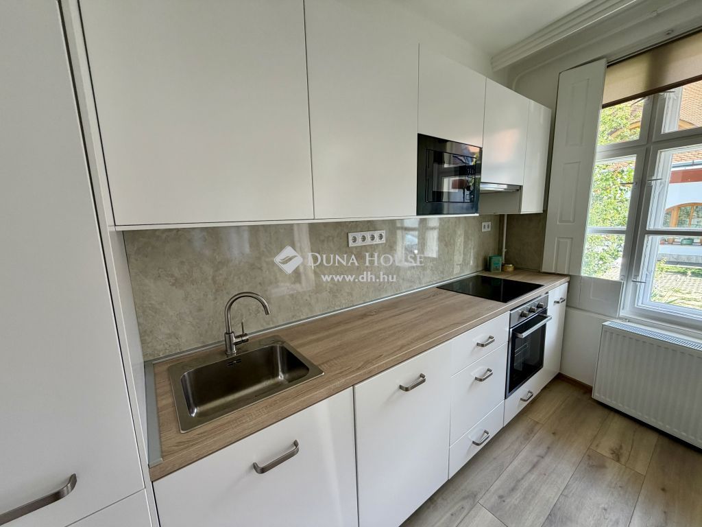 7621 Pécs — 1/26