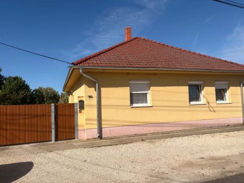 Eladó Ház 9146 Rábapordány , Rákóczi Ferenc utca környéke