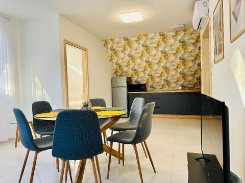 Eladó Lakás 4200 Hajdúszoboszló , 4200 Hajdúszoboszló, Fürdő közeli