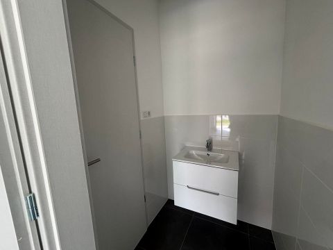 Eladó Iroda 9300 Csorna Tesco közelében