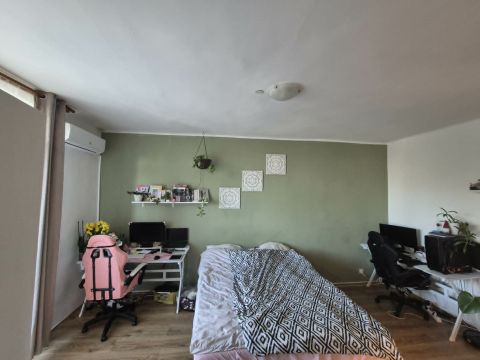 Eladó Lakás 9700 Szombathely , Derkovits városrészen 3.emeleti tégla lakás!