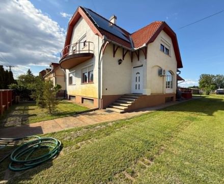 Eladó Ház 6120 Kiskunmajsa NAPPALI + 5 SZOBÁS, KÉT GENERÁCIÓS CSALÁDI HÁZ