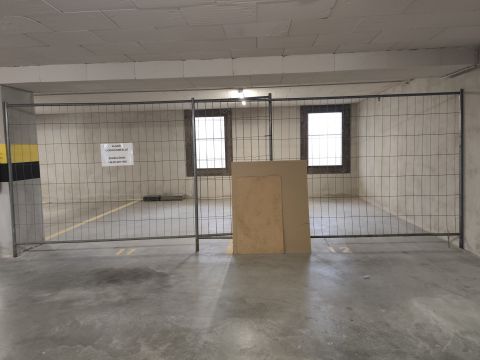 Eladó Tároló/Raktár 2900 Komárom 