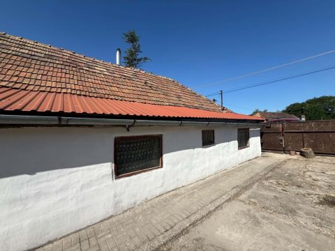 Eladó Ház 2060 Bicske 