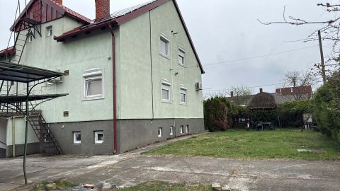 Eladó Ház 9027 Győr , GYŐR-LIKÓCSON MUNKÁSSZÁLLÓ, PANZIÓ, CSALÁDI HÁZ!