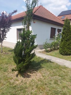 Eladó Ház 2200 Monor , M4-es autópálya közelében 