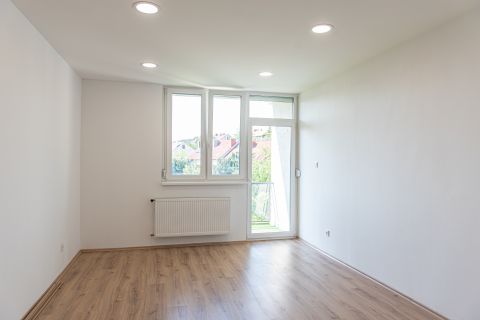 Eladó Lakás 8044 Kincsesbánya 