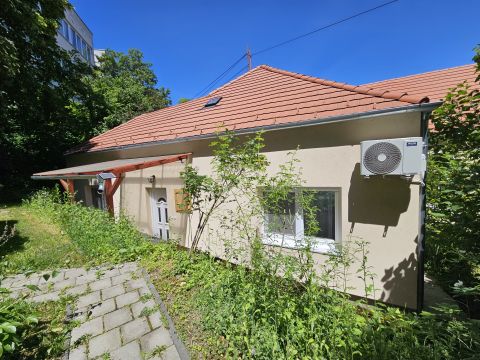 Eladó Lakás 8200 Veszprém 