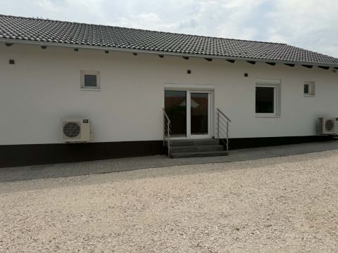 Kiadó Lakás 2730 Albertirsa , Vasútállomáshoz közel