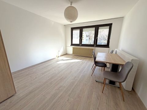 Eladó Lakás 6000 Kecskemét , AZONNAL KÖLTÖZHETŐ FÖLDSZINTI LAKÁS