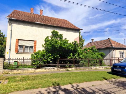 Eladó Ház 7200 Dombóvár Szigligeti utca