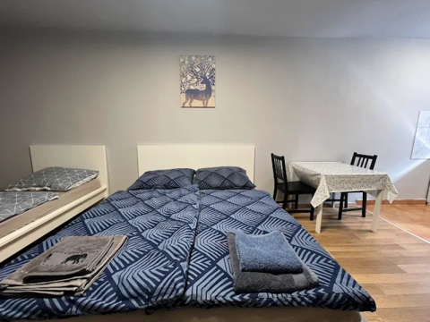 Eladó Vendéglátás 1106 Budapest 10. kerület , EXPO-közeli raktár és 60 + 11 főnek kiadható szálláshely