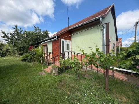 Eladó Ház 5525 Füzesgyarmat , 5525 Füzesgyarmat, Sársziget