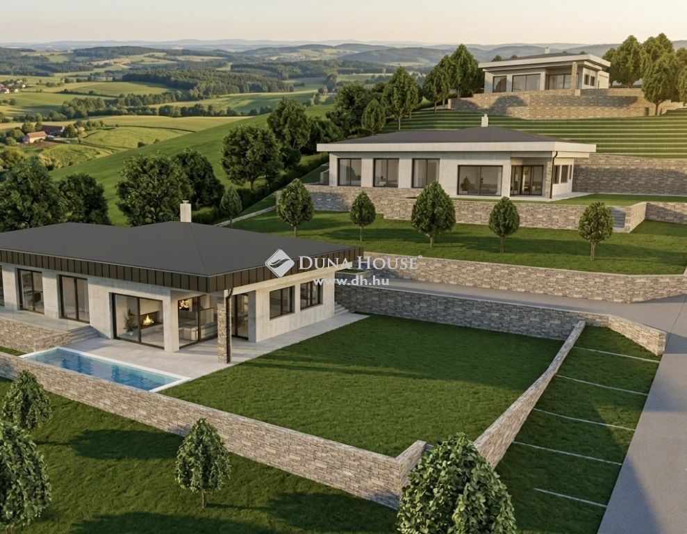 8372 Cserszegtomaj , Cserszegtomaj panorámás, erdő melletti részén — 1/7