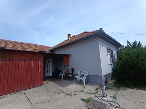 Eladó Ház 5055 Jászladány , Jászladány központ közelében 90 nm-es 3 szobás ház