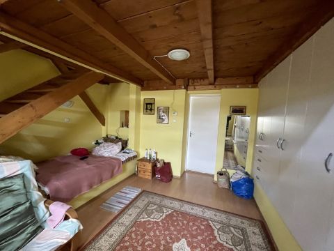Eladó Lakás 1065 Budapest 6. kerület Nagymező utca, remek manzárdlakás, liftes ház!