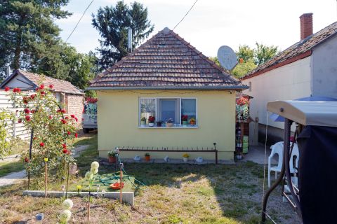 Eladó Ház 9100 Tét , Öreg út közelében