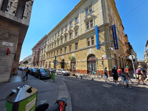 Eladó Lakás 1074 Budapest 7. kerület , 1074 Budapest 7, Corinthia Hotel Budapest