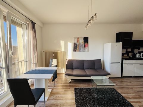 Eladó Lakás 4024 Debrecen , A Fórum közvetlen szomszédságában.