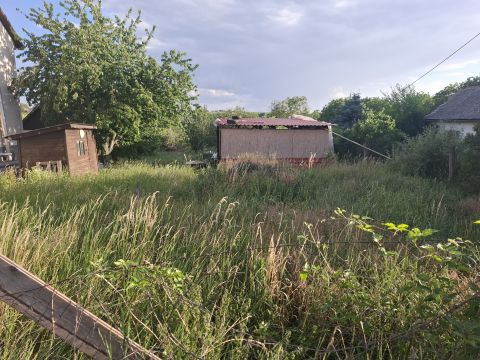 Eladó Telek 2114 Valkó , Valkó központi helyen