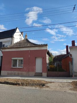 Eladó Ház 2543 Süttő , 2543 Süttő, Faluközpont