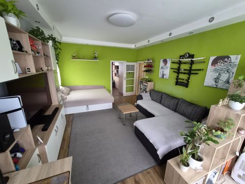 Eladó Lakás 7633 Pécs , Pécs Uránvárosi Spar közelében