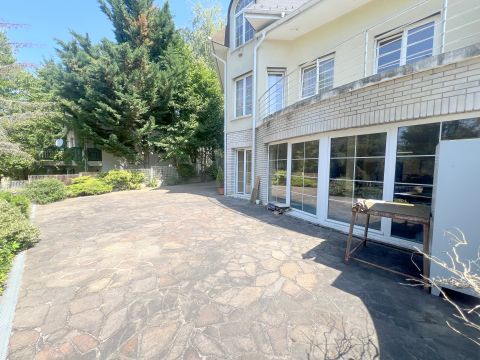 Eladó Ház 1028 Budapest 2. kerület Pesthidegkút - Ófalu, nappali + 5 hálószoba, úszómedence