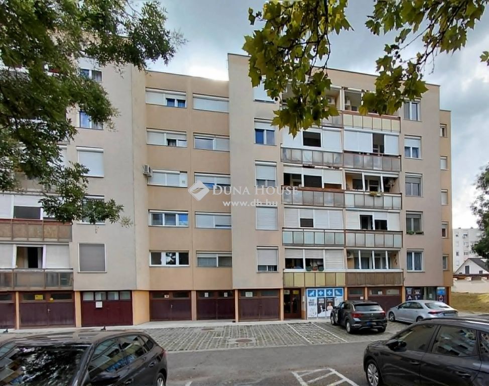 7100 Szekszárd — 1/12