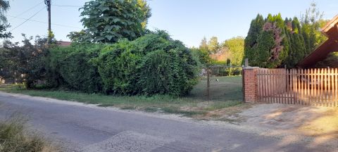 Land, 585 m²