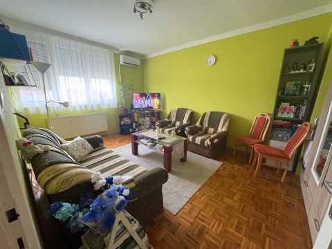 Eladó Lakás 2900 Komárom , Temető utca környéke