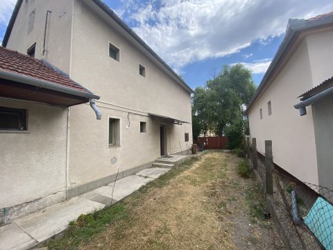 Eladó Ház 2760 Nagykáta Központhoz közel